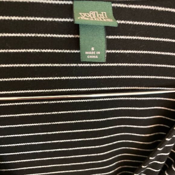 EUC Wild Fable striped wrap crop top. Size Small. - Picture 2 of 4